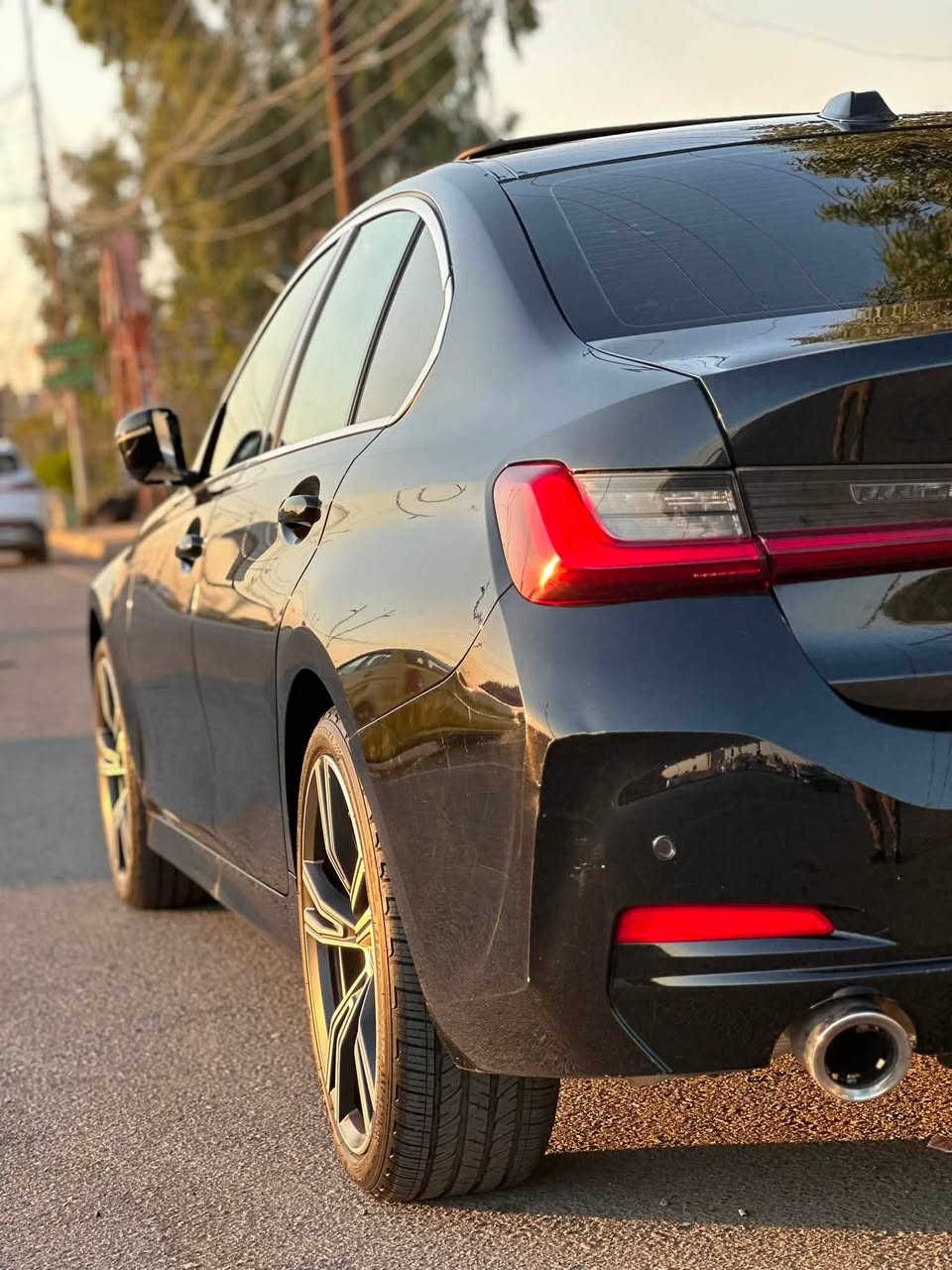 السلام عليكم
BMW 330i 2024 
بدون حادث السياره كليين 
فقط الدعاميه الخلفية مضروبة وواكعه من مكانها السياره فول
رادار خلفي امامي جانبي 
تحكم كشنات السايق و النفر تبريد منفصل امامي خلفي
مري شفط صندوق شفط 
فتحة سقف و بقية المواصفات معروفه مالBM  
كفاله من كلشي كير مكينه وصدر بشرط
مكان السياره موصل السياره استيراد جديد مال ذوي الشهداء بقالها سنة وشهرين تتحول اسويلك بيها وكاله عامه مطلقة لي ما تعبر هاي المده 
للتواصل *********** واتساب 
السعر 350 ورقه بيها مجال بسيط
