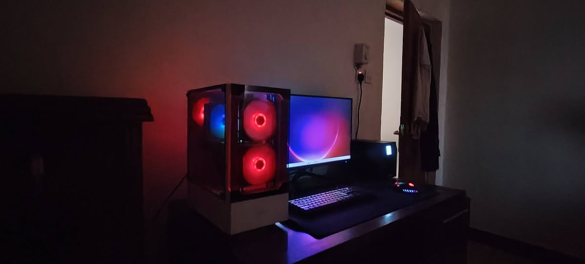 السلام عليكم عندي تجميعة pc للبيع
CPU - I5 12400F
CPU FAN - INTERCOOLER RGB 
RAM - 32GB TEAM GROUP RGB
VGA - RTX 4060TI 6GB
P.S - 600W
CASE - WHITE MID TOWER 3 FAN RGB
GAMING MOUSE RGB
KEYBOARD مكتبي
شاشة RGB 180HZ 1080P 0.1MS
UPS ONLINE 1KV
MOUSE PAD كبير لون اسود
RGB HEADSET
السعر 1,550,000 و بيهة مجال بسيط للتواصل *********** واتساب
