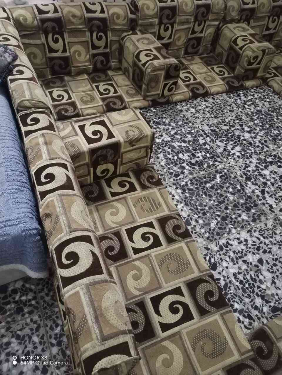 جلسه عربيه ٧ دواشك ١٤ متر سعرها ١٥٠ مكانها نجف حي ميسان مقابيل العسكري *********** بيه وتساب Singapore

نص مكتوب في الصور:
- O HONOR X8 64MP Quad Camera
- HONOR X8 64MP Quad Camera
- O HONOR X8
- 64MP Quad Camera
- HONOR X8