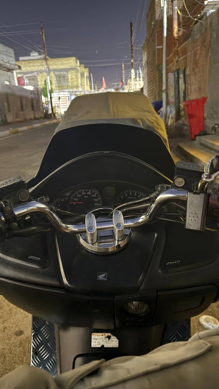 سلام عليكم شباب فورزة 0/9 لون اسود ملكي بك لايت كرستال دراجة حلوة ونضيفة مثل مموضح بالصور الدراجة خير من الله ماى جناية محرك مكفول وكير شغال مكاني بغداد الحسينية ***********
