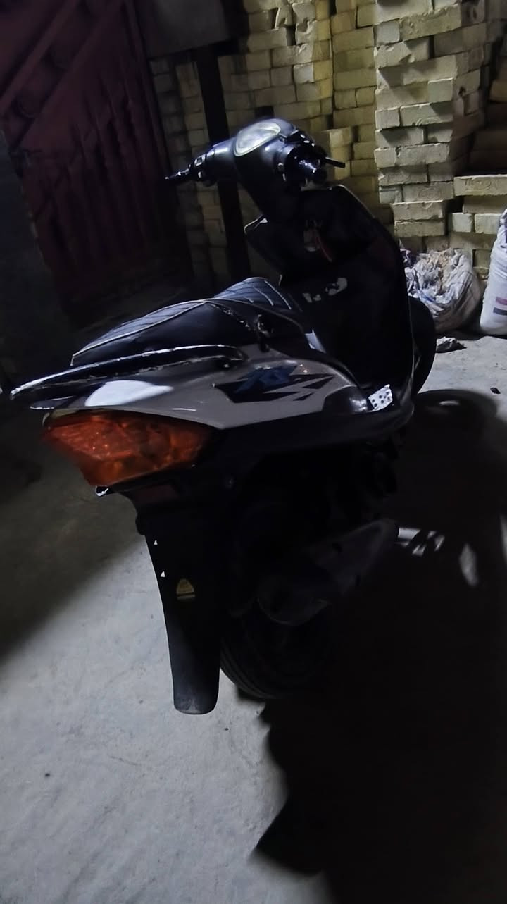 للبيع او مراوس حسب لقناعه ماكس عدله سعر 400 بيها مجال مو هوااي كفاله محرك لا نضوح ولا تبخير مكينه خرسه كفرات نفس مموضح دراجه تحتاج باتري وضفيره ادامه حته  ترجع كهرباءياتها  للستفسار واتساب  ***********
