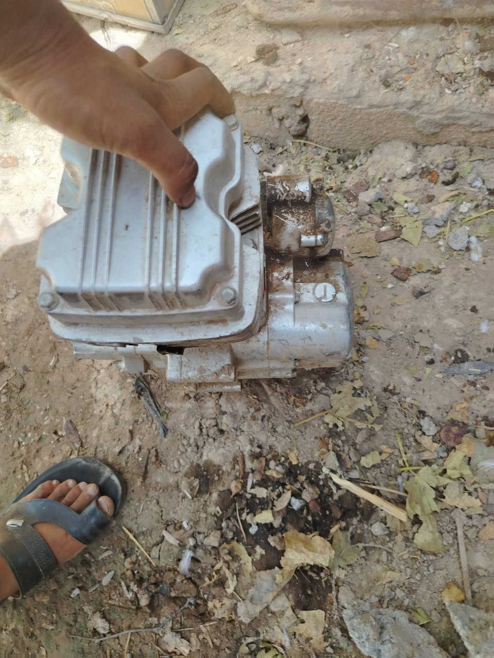السلام عليكم محرك جمره للبيع موديل 23 كايم مكان حله شارع 80 )()))()(***********
