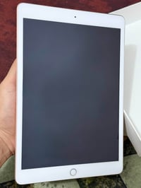 آيباد الجيل الثامن • ١٢٨ جيجا • نجف حي الجمعية