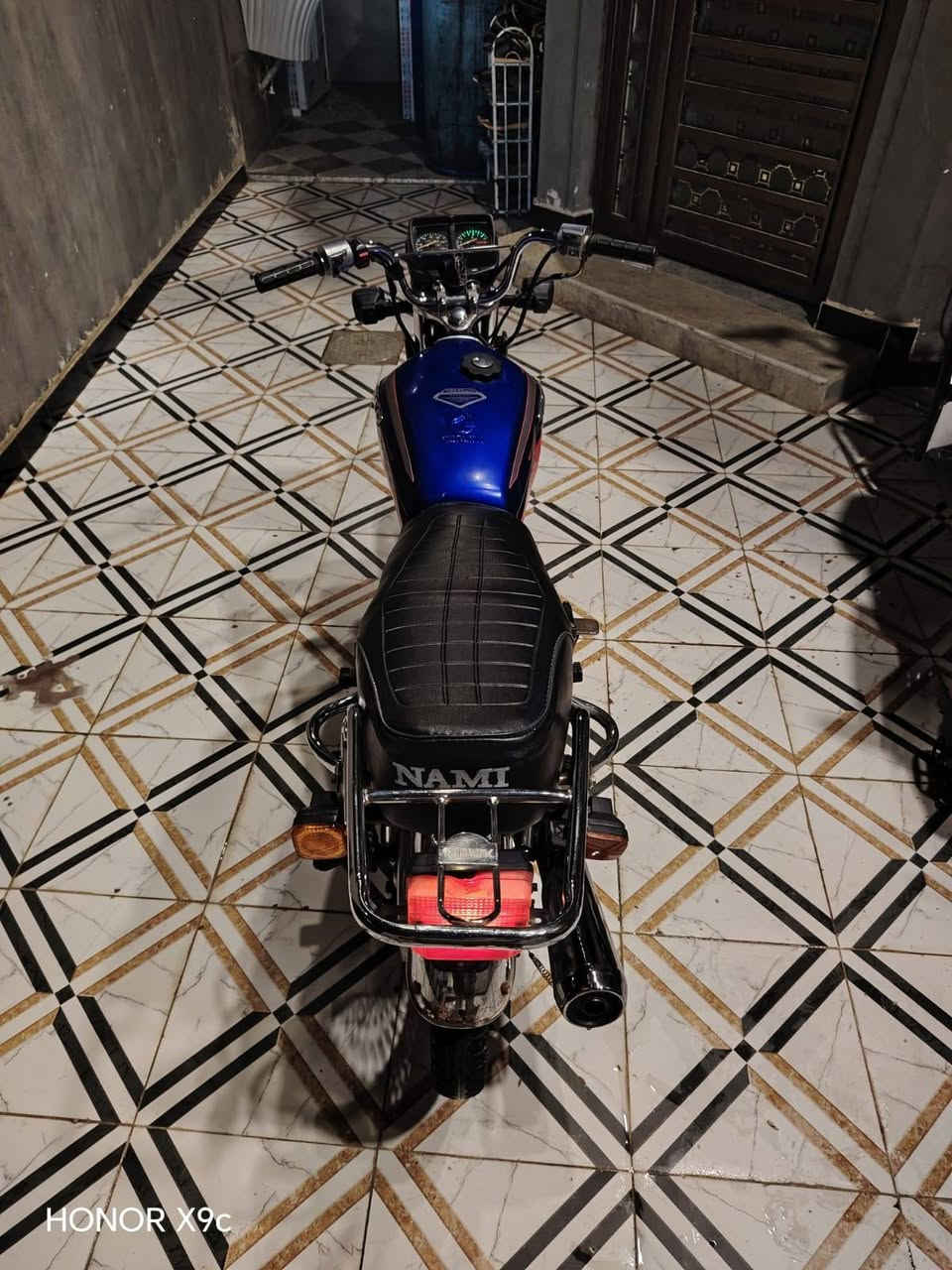 تحية طيبة 🌹🏍️
دراجة تايكر 21باب اول
مكينة مفتوحة مرة وحدة وشغل درجة اولة
كلها بلاد مكاني واسط العزيزية أوراق بغداد
السعر ٤٧٥ وبيها مجال قليل جناية فقط بياع شراي ماابيع
***********
***********
