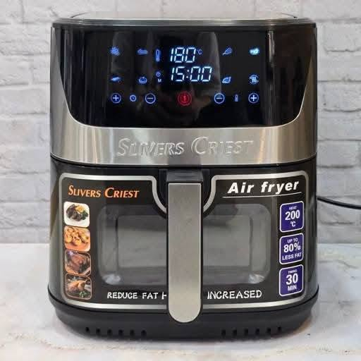 من قسسسم المنزلية وفرنا لكم 

قلاية هوائية من ماركة Silver Crest 

سعة 6 لتر وقدرة 2400 واط مع شاشة تحكم رقمية LCD

 مناسبة لتحضير وجبات جيدة للعائلة.

2400 واط لضمان سرعة التسخين والطهي.التحكم: شاشة رقمية تعمل

 باللمس لضبط الوقت ودرجة الحرارة بسهولة.التصميم: 

هيكل باللون الأسود مع جزء علوي بلون خشبي أو برونزي

 ومقابض عملية وسلة غير لاصقة.

يوجد لدينا خدمة توصيل طلبات
