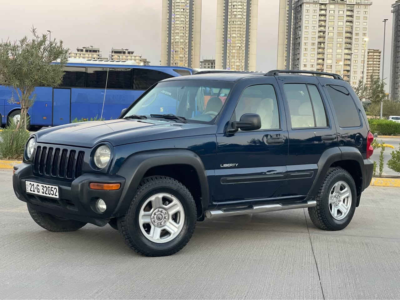 Jeep Liberty 2004

سعری ٦٩ گەڵاو معامەلە 
مواسەفات 
دەبڵ ئەکسل 
ناو زەرد
جام کارەبا
تەحدید سورعە
شاشە ئایپاد
٤ تایەی لۆکی جەبەلی لەژێرایە 
٢٤٠ هەزار ڕۆی شتوەیە 

٣پارچەی بۆیاخە بێ ناوگرتن 

گێڕوو مەکینە وئەکسل بەشەرت

سەیارەکە لە سلێمانیە 

ژمارەی موبایل *********** السليمانية, العراق
