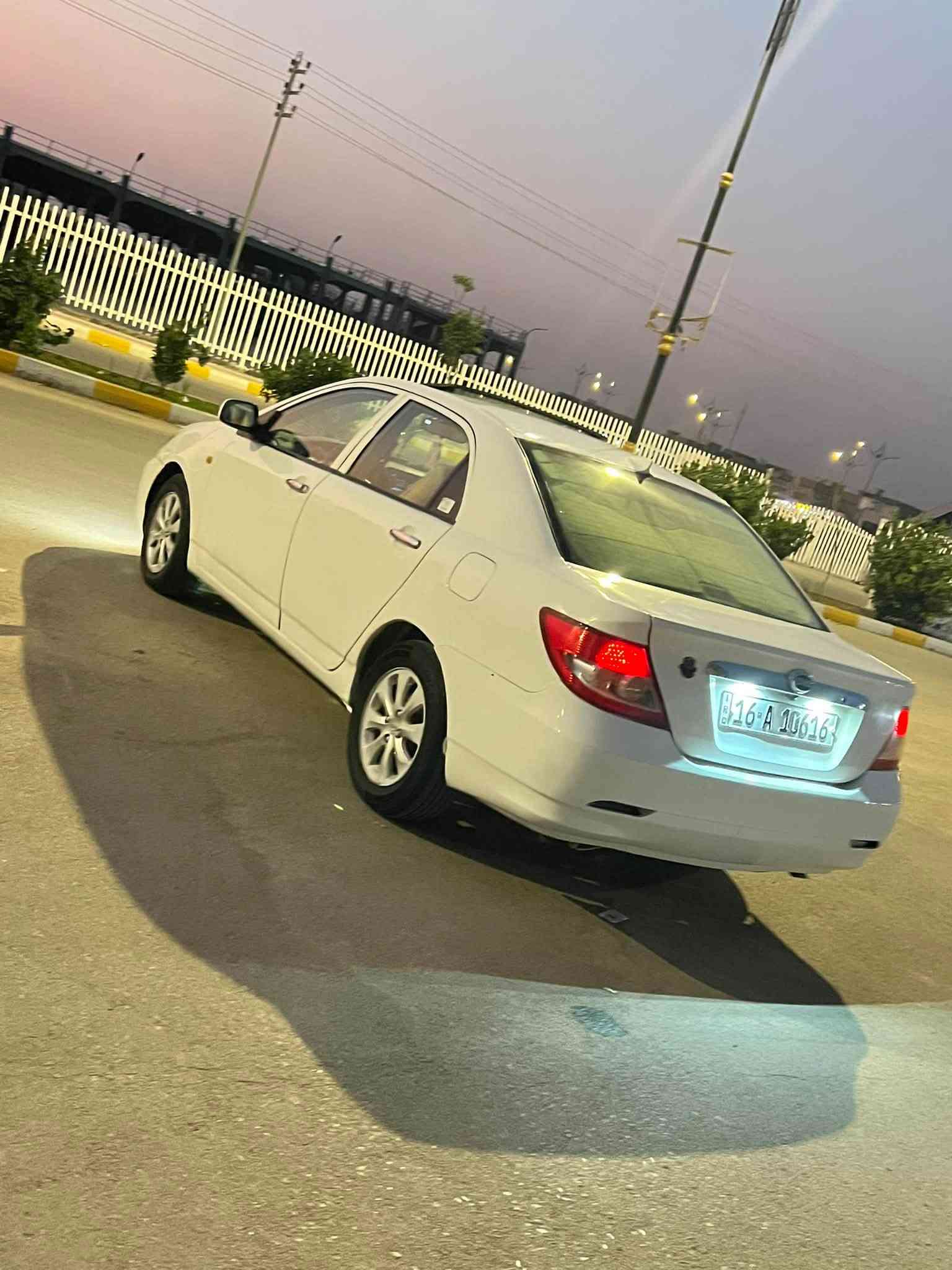 السلام عليكم 
بي واي دي F3 سنويه ل ٢٠٣٠ وهزه جديده تحويل 
جاهزه مكينه وكير لانسر اوتو مكفولات 
تبريد ثلج حداديه وره وكدام تخم تاير وكهربائيات عام شغاله 
مكفوله من ضربه وتبديل بيه رشات صبغ اثر اخياس 
سعره ٥٢ 
مكان سياره بناصريه 
*********** ت
