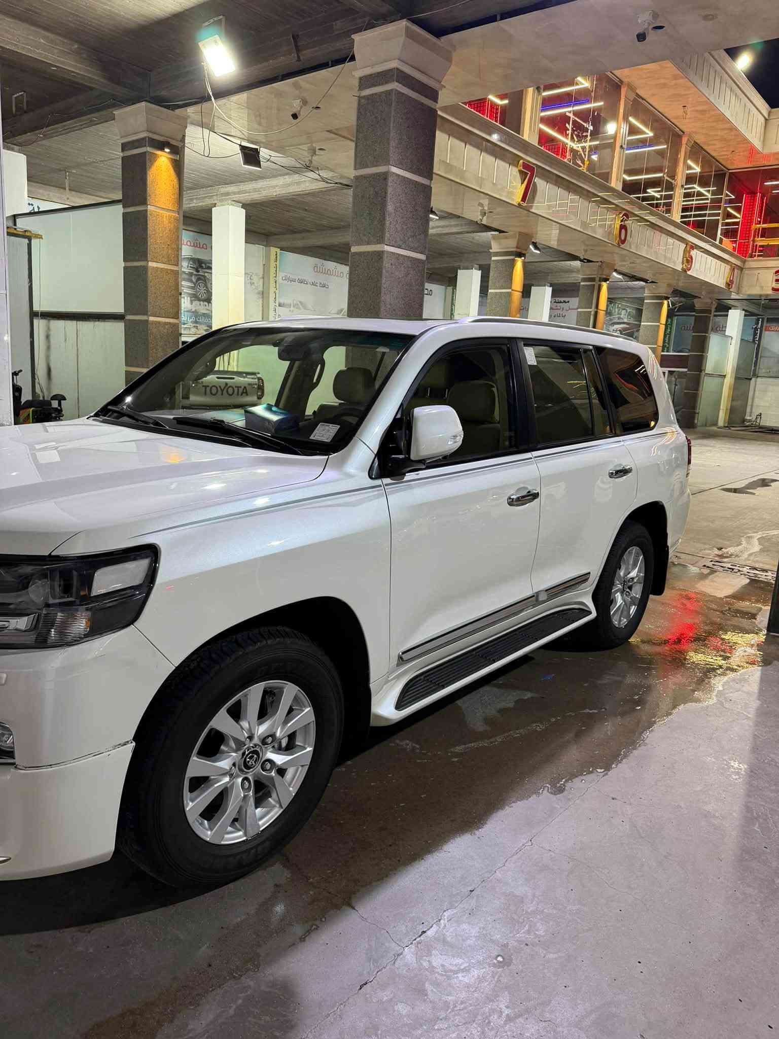 لاندكروزر • ٢٠١٧ • رقم بغداد