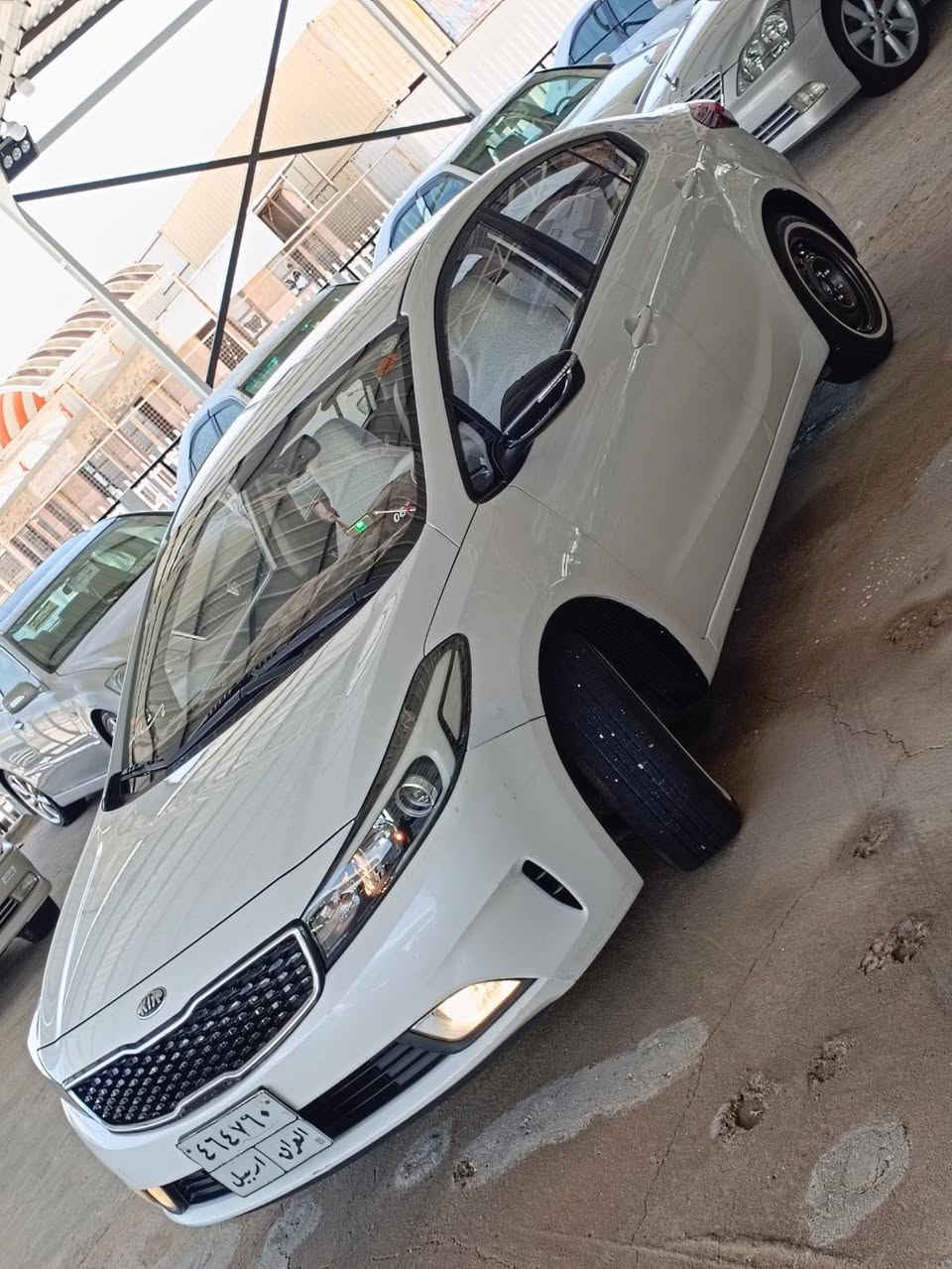 السلام عليكم
سيراتو 2018 

وارد خليجي 

رقم أربيل 

كير محرك حدادية كلها كارتون ونضيفة 

بدون مواصفات المواصفات الاعتيادية 

محرك دوش 1600

السياره واضحة  بالصور وبعد أحلى من الصور 

بيها قطعتين جاملغ الخلفي والباب الخلفي جه الصدر. 

عنوانها نجف معارض الجديده 

السعر 125 وبيها مجال. 

للأستفسار 

***********
