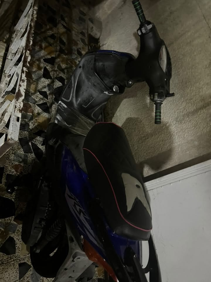 السلام عليكم ماكس عدله الدراجه نضيفه شلعه ومعدل اذا مو شلعه ومعدل لا تاخدها الدراجه حلو كفرات لونين الدراجه كامله نكره من الصبح السعر ب٥٠٠وبيها محال رقم *********** ومكان بغداد حي القاهر ه
ملاحظه صينيه وفج وعنبار ويده جدد بل جيس بس شدهم ونقصها عرموطه هندر  
وانطيك ويا يدايد رياضي وبلادي
