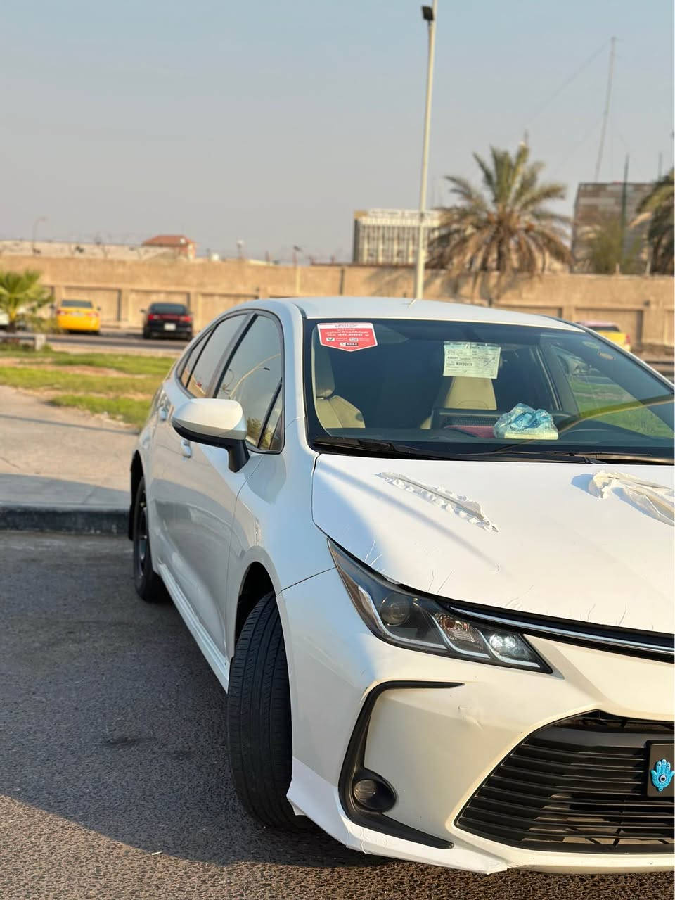 كورلا تيوتا موديل 21بانزين فقط 
وكاله ساس SAS تيوتا العراق 
السياره بيه مكان بارد 
المواصفات:
.ماشيه 147 الف 
.محرك 1600 بانزين
.سويج  تشغيل عدد 2
.نضام ترحيب 
.درايف مود
.لايت  عالي ناصي اوتو+ بروجكتور لدزينون+لد صباحي زينون
.شاشه ابل كار باي واندرويد اوتو 
.كامره خلفيه 360 درجه 
.مانع انزلاق
.منافذ شحن طاقه طاقه
.اشاير بل مري +تحكم مري جانبيه
.شباك كروم 
.ويل كب عدد (5) حجم 15 تايرات شركه ابلاديه 
.حساس اطار + حساس لايت عالي ناصي اوتو
.تحكمات استيرن كامل 
السعر 140 وبيه مجال بسيط 
الهاتف ***********
العنوان : بصره كرمه علي البصرة, العراق
