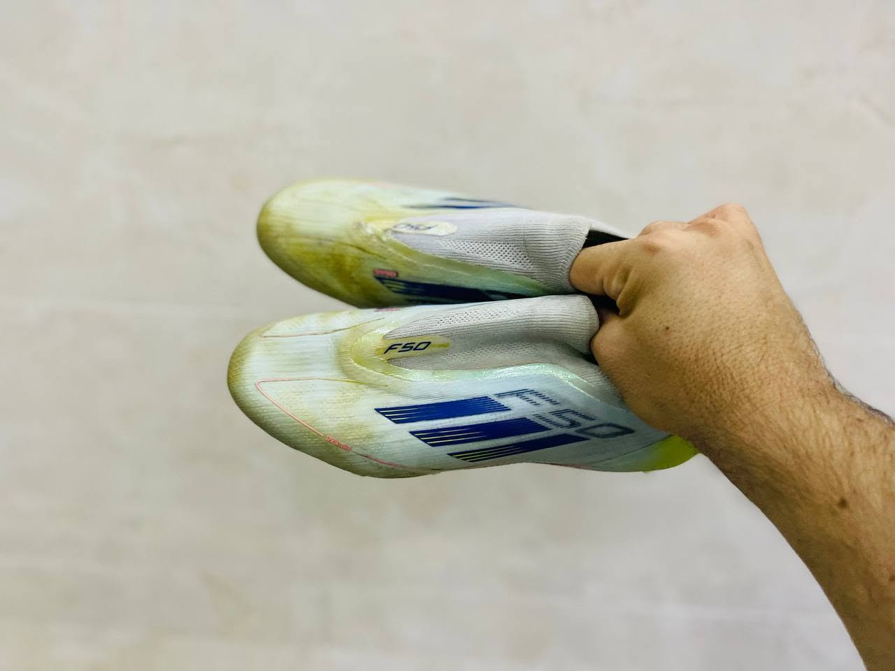 Adidas F50
باله أوروبي 
درجة أولي 
مخيط داخلي 
وزن خفيف 
قياس 40.5
توصيل موجود 
مكاني: السليمانية/كلار 
رقم او واتس اب:***********
