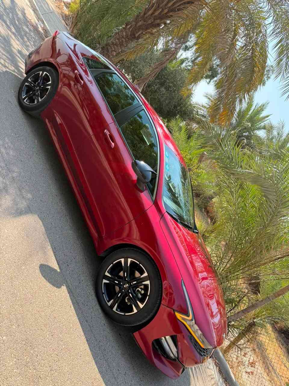 السلام عليكم
للبيع فقط بدون مراوس 
K5  2021. GT LINE
امريكي 1600 توربو 
حادثها بنيد ودعامية امامية
الراديترات بلادية حادث امريكا
ايرباك ستيرن 
حادثها بالعراق خلفي نص الصندوك صبغ جوة المسطره
المواصفات فول مواصفات عدا البنوراما 
رادارات امامي وخلفي وجانبي 360 درجة
شاشة وسطية كبيرة تدعم ابل كار + اندرويد
توقف تلقائي 
قيادة ذاتيه 
مثبت سرعة 
تحكم ستيرن جهتين + اوامر صوتية 
كير 8 سرعات AT دبل كلج 
4 وضعيات قيادة 
كرسي السائق كهرباء عدة حركات
مانع انزلاق 
كاميرا خلفية دوارة 
بصمة تشغيل + بصمة ابواب 
تشغيل عن بعد 
صندوك ذكي ينفتح عند الاقتراب 
ويل 18
وباقي مواصفات الجيتي لاين معروفه 
 كير + محرك + صدر ممفتوح بي برغي بلادي 
وتاخذها على الفحص 
السيارة ماشية 49 ميل 
ملاحظة السيارة بيها حالوب بالقمارة فقط 
السياره بأسمي رقم وهزه وفحص كله جديد 
السعر 133 
مكان السياره بغداد الغزالية 
للاتصال ***********
