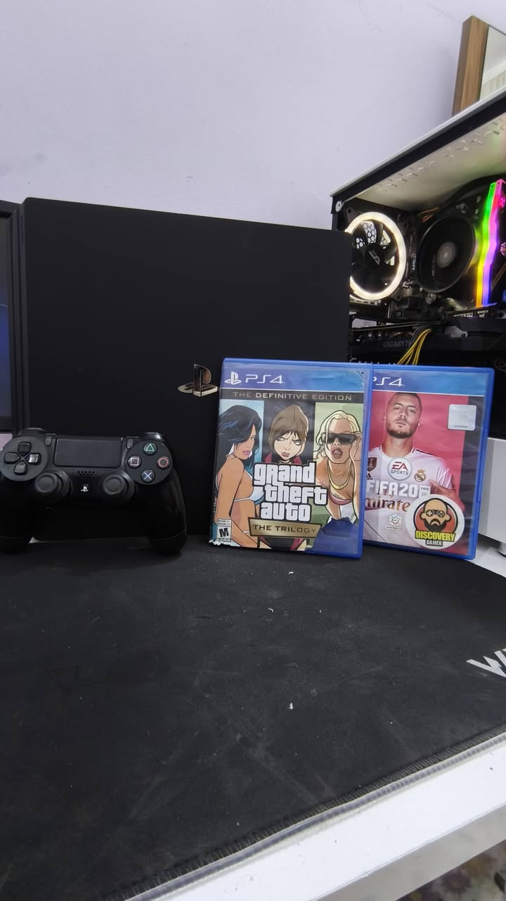 السلام عليكم عندي ps 4pro مستعل بحاله كلش كلش جيده الجهاز مستعل قليل شرط الفحص الجهاز ما مفتوح يجي مع جميع الملحقات (سلك الشاحن +واير اجدي ام اي + سلك البور +جويستك اصلي) مع قرصين  توصيل عندي الي اي مكان سعر 375 بيه مجال 🤍***********
