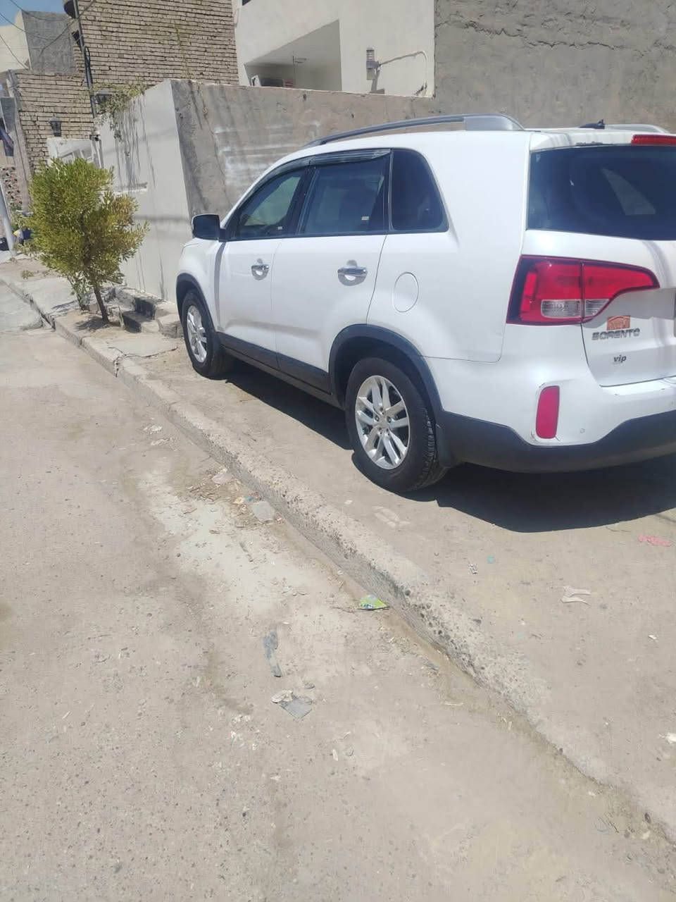 سورنتو ٢٠١٤ بغداد أمريكي شكل الخليجي صبغ جاملغ الأمامي الصدر بدون داخل وذيل الجامعة فقط ٥ راكب مكينه وكير وصدر وتبريد تخم تاير جديد مكينه ٤ سرندر داخل على البلاد صاج بيع أو مراوس العنوان بغداد حي الجهاد السعر ١٢٠ وبيهه حك جيتك سعر مناسب  ***********
