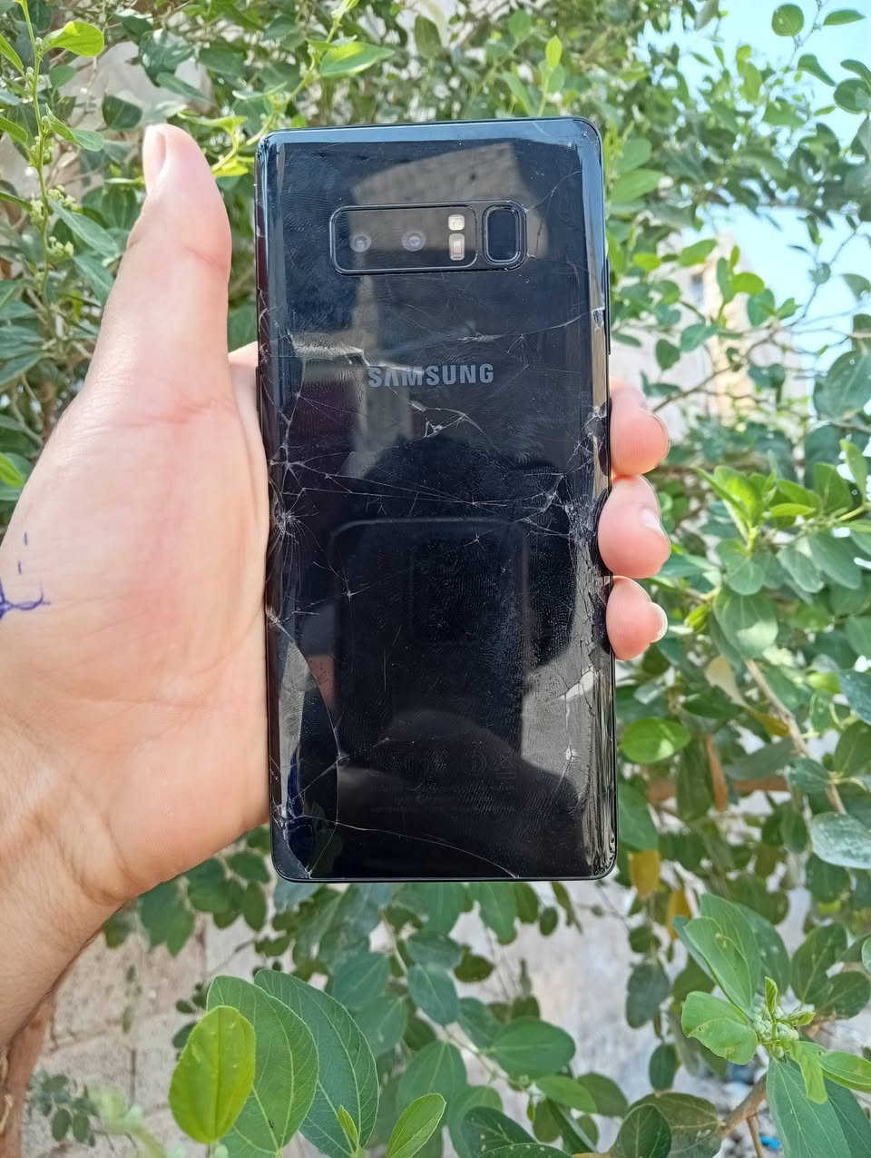 اسلام عليكم اخوان جهاز نون 8نضيف فقط ضهر مكسور مثل ما موضح كله شغال بيع ويرهم مراوس سعره 90الف عنوان بغداد حي اور سبع اقصور ***********
