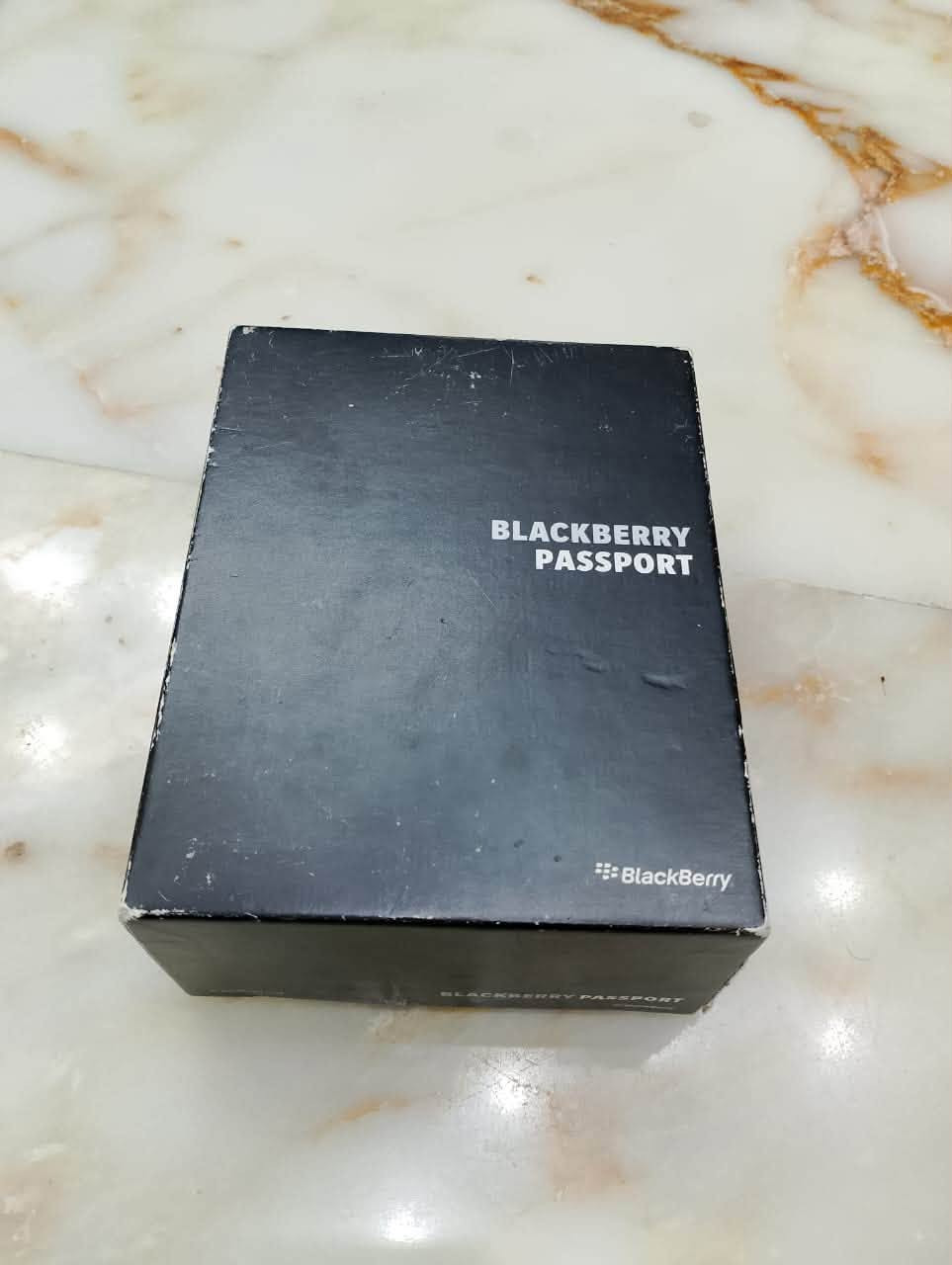 بلاك بيري باسبورد BlackBerry Passport
الجهاز شبه جديد غير مستخدم 
مع كامل الملحقات الاصلية وحتى الكاتلوك
السعر : 500 الف
مكاني بغداد - للتواصل خاص او *********** واتساب
