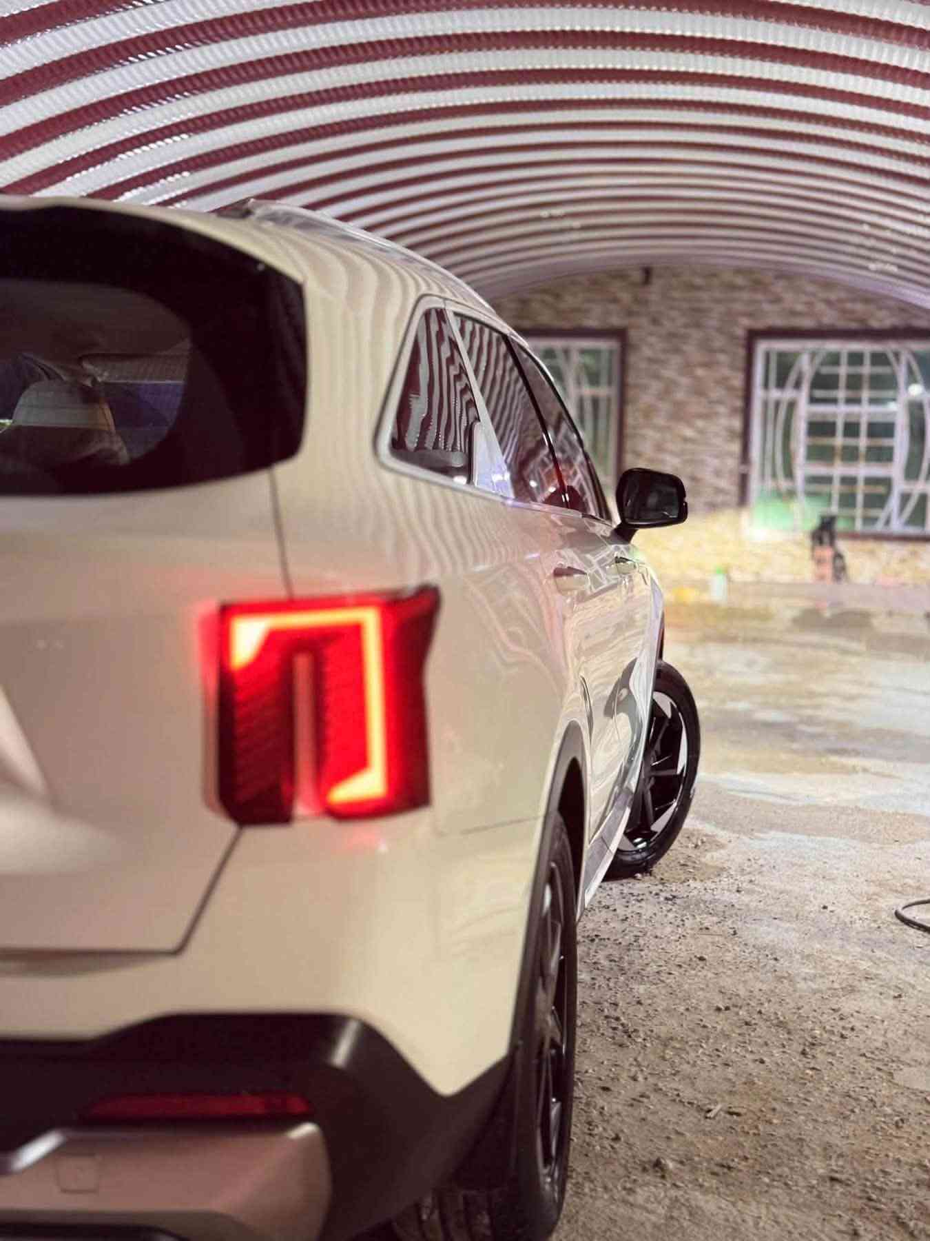 السلام عليكم
كيا سورنتو 2024

✅✅ مرقم قادسية✅✅

🚗ويل 19

🚗خليجي

🚗ماشيه 60 الف 

🚗 حجم المحرك V6 3.5L 

🚗 مرتبط بناقل حركة أوتو 8 نمر 

🚗 مفتاح التشغيل بصمة

🚗تشغيل عن بعد

🚗 فتح الصندوق كهرباء

🚗حساسات أمامي خلفي

🚗لايت زينون + LED 

🚗 دخول بصمة ذكي 

🚗 اشارة في المرايا الجانبية 

🚗 المرايا قابلة للطي كهرباء 

🚗 كير ماوس 

🚗 هاند بريك كهرباء

🚗 شفتات مقود 

🚗 مثبت السرعة Cruise 

🚗 المودات والاوامر الصوتية 

🚗شاحن هاتف Wireless 

🚗مخرج منفذ الطاقة 

🚗فحص نظام السيارة 

🚗 انارة داخلية LED محيطية 

🚗7 راكب 

🚗المقاعد  لون أبيض 

🚗حركة المقاعد الأمامية كهرباء 

🚗 3 قطع تبريد 

🚗 4 أوضاع القيادة Drive Mode 

🚗 أوتو هولد Auto Hold 

🚗 نظام مانع الانزلاق 

🚗 نظام نزول المنحدرات 

🚗 بردات أبواب خلفية

مكفوله ماعدا رصعه بسيطه ماتبينه 

📱📱📱📱📱📱📱📱

للا ستفسار الاتصال ***********

السعر 280وبيه مجال
