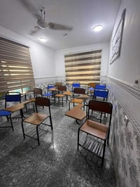 ستولات للبيع عدد 40نضاف حيل وعدد 10يحتاج ترتيب سبورات عدد4 تخم عدد 2 0...