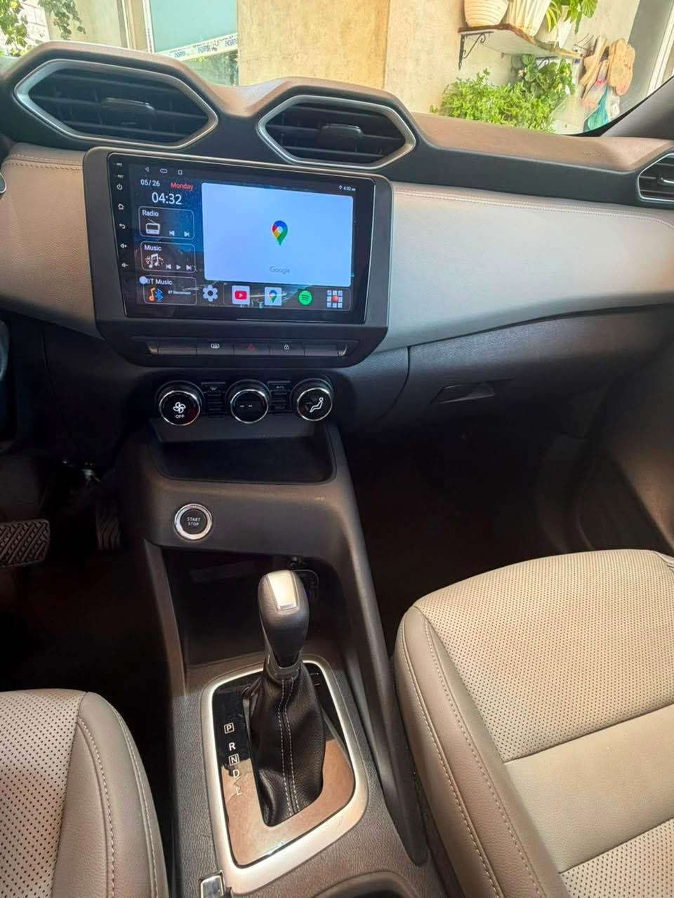 Nissan magnite 2025  
Sfri sharikay eraya 
5000km roshtwa 
Hiche pewa neya hamw gyani ba shart 
10 rozhi mawa bo raqam 
*********** السليمانية, العراق
