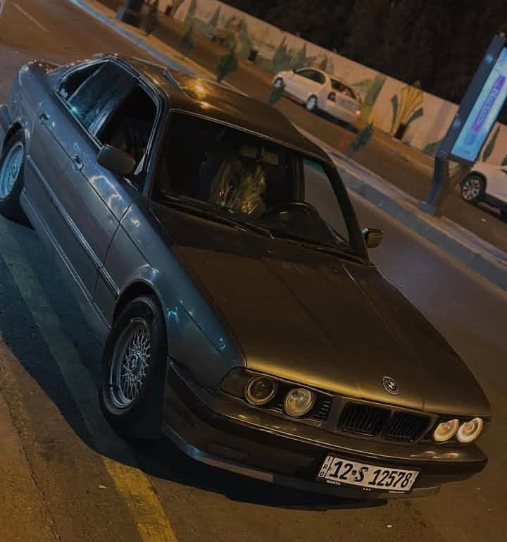 Bmw 525 كير اوتوماتيك
مكينه كبس 
سلايت 
جامات كهرب 
موديل 1995
رقم نينوى انكليزي 
كشنات جلد
سعرها 48 ورقه
***********
واتساب ***********
