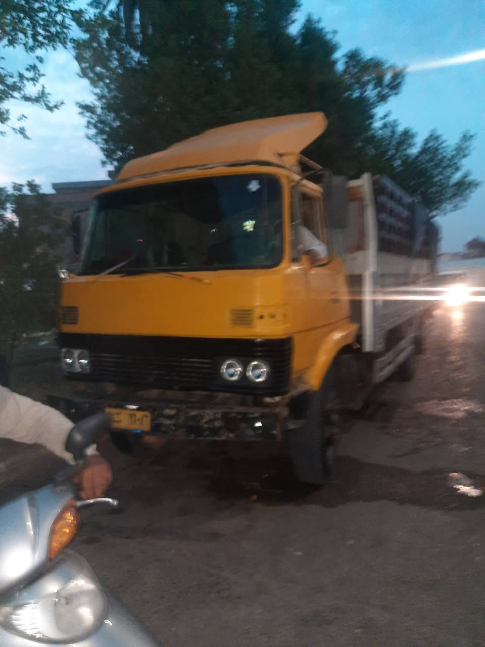 نيسان • ستة وربع • مكينة ٣٠٠٠