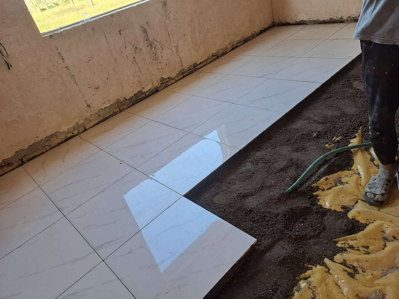 سلام عليكم خلفه سيراميك جداري وارضيات وبايات درج وحاليا متفرغ لتواصل هذا رقمي *********** شغلي كربلاء
