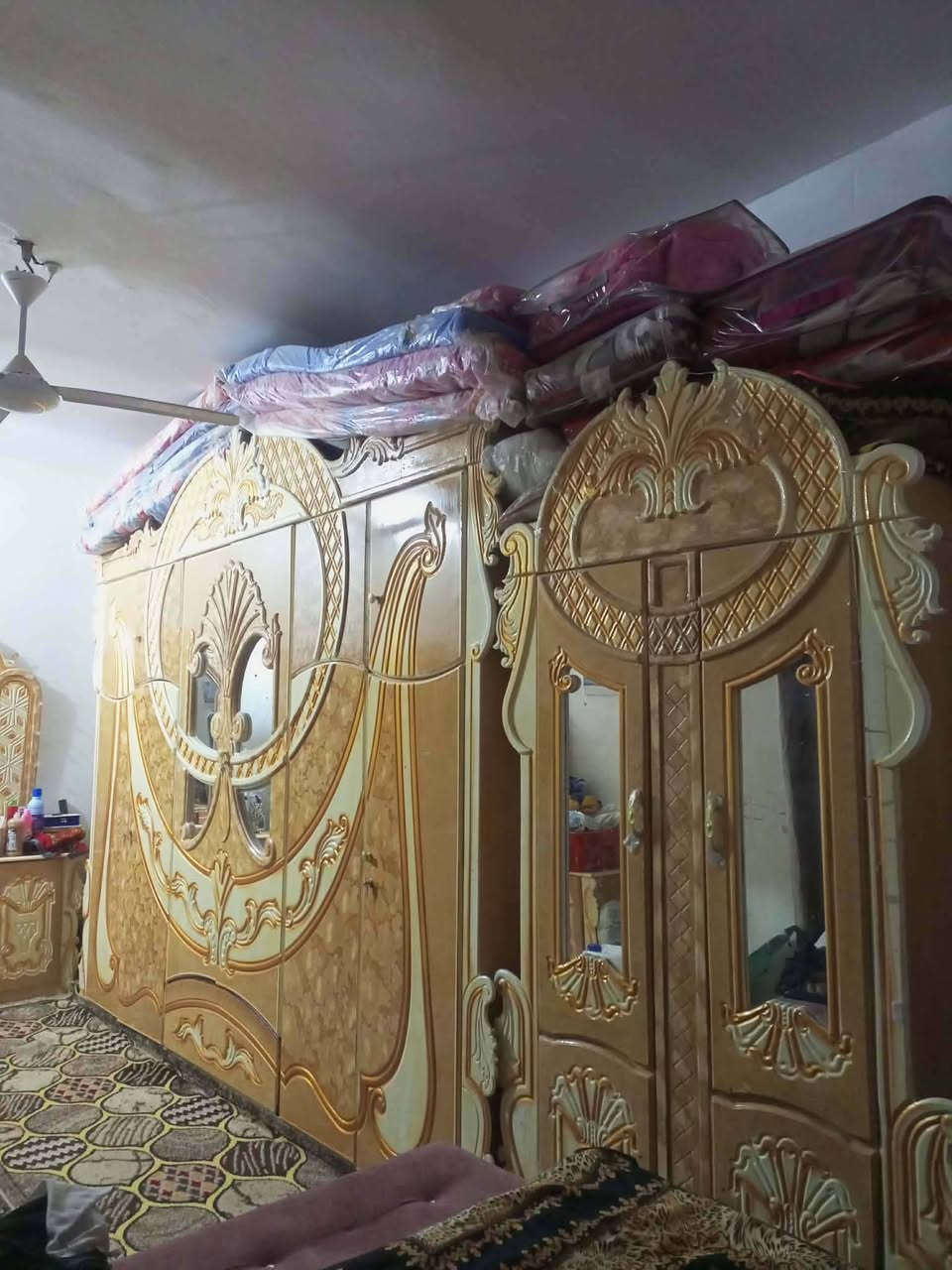 غرفة نجاره انديف نضيفه مابيها زلغ واحد  سعره780 تواصل ***********
