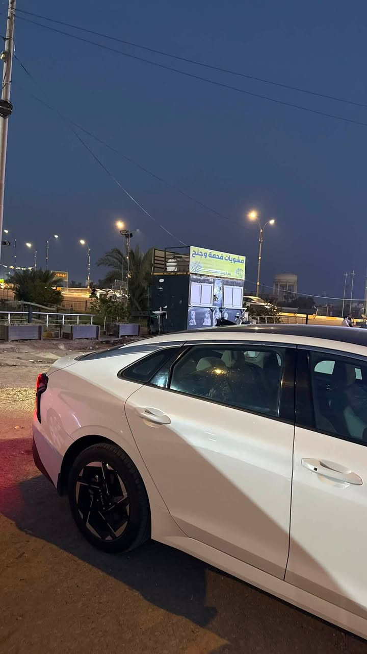 السلام عليكم
كيا K5 2024 خليجي فول بانوراما 
رقم بغداد 
سعرها 208 وبيها محال بسيط 

***********
