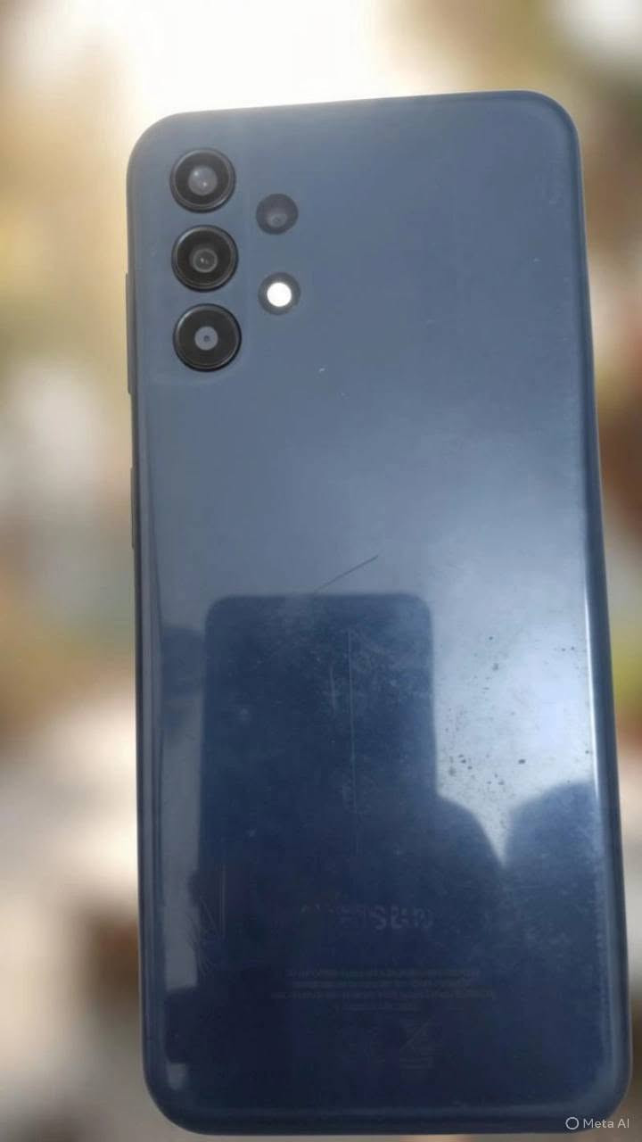 سلام عليكم عندي هاذه جهاز مكسوره شاشتا مثل ما موظح بصورة يلممس مابي شي
Galaxy A13 

ذاكره 64
عشوائية4   بطارية 5000.  سعر 65

رقم ***********.وتساب. هم موجود.  مدينه الصدر
