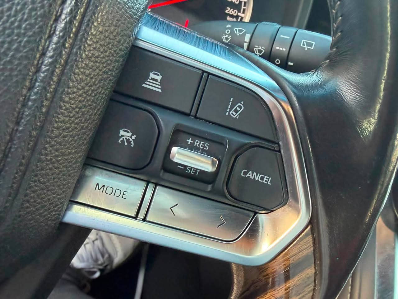 LAND   CRUISER  
2024
VX
LIMITED 
V6
4.0L
بريم اصل

 تويوتا      لاندکروز

2024     اسود 
رادار امامي 
رادار خلفي
مانع تصادم 

مغلف

داخل    أحمر

6 سلندر
بريم

ماشیة

 
24 الف

حقيقي  

مواصفات

کوشنات    جلد

کوشن   کهربائي

کوشن   تبريد +تدفئه

سماعة  جي  بي  ال

شاشة   کبيرة

کوشن   خلفي   کهربائي

كامرات ٣٦٠ 

شاحن    لاسلکي

لايت    زينون

لایت  ایشارة

صندوق   کهربائي

تشغیل  عند  بعد

8  ایرباك

3  شاشة
رقم بغداد 
للاستفسار 
(***********)
السعر 
73,500$
