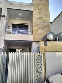 ١٠٢م • طابقين • غرف بحمام