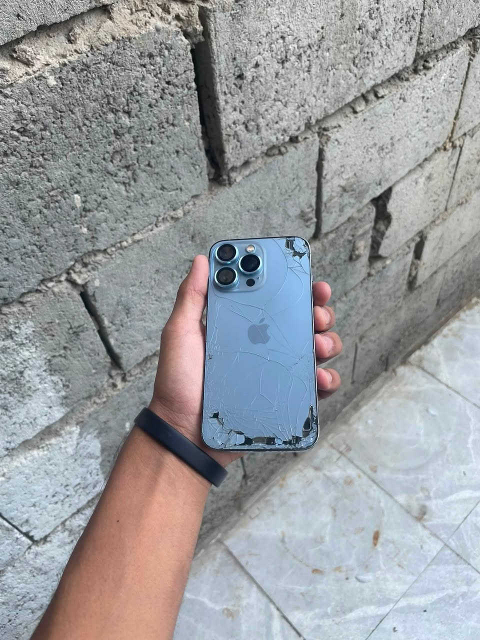 ايفون 13 برو
الجهاز بي نقطه بل شاشه صغيره ول شاشه مفطوره ول ضهر مفطور الجهاز كله شغال ما مبدل بي اي شي الذاكره 256 البطاريه 72 السعر 375 بغداد الشعب حي البساتين ***********
