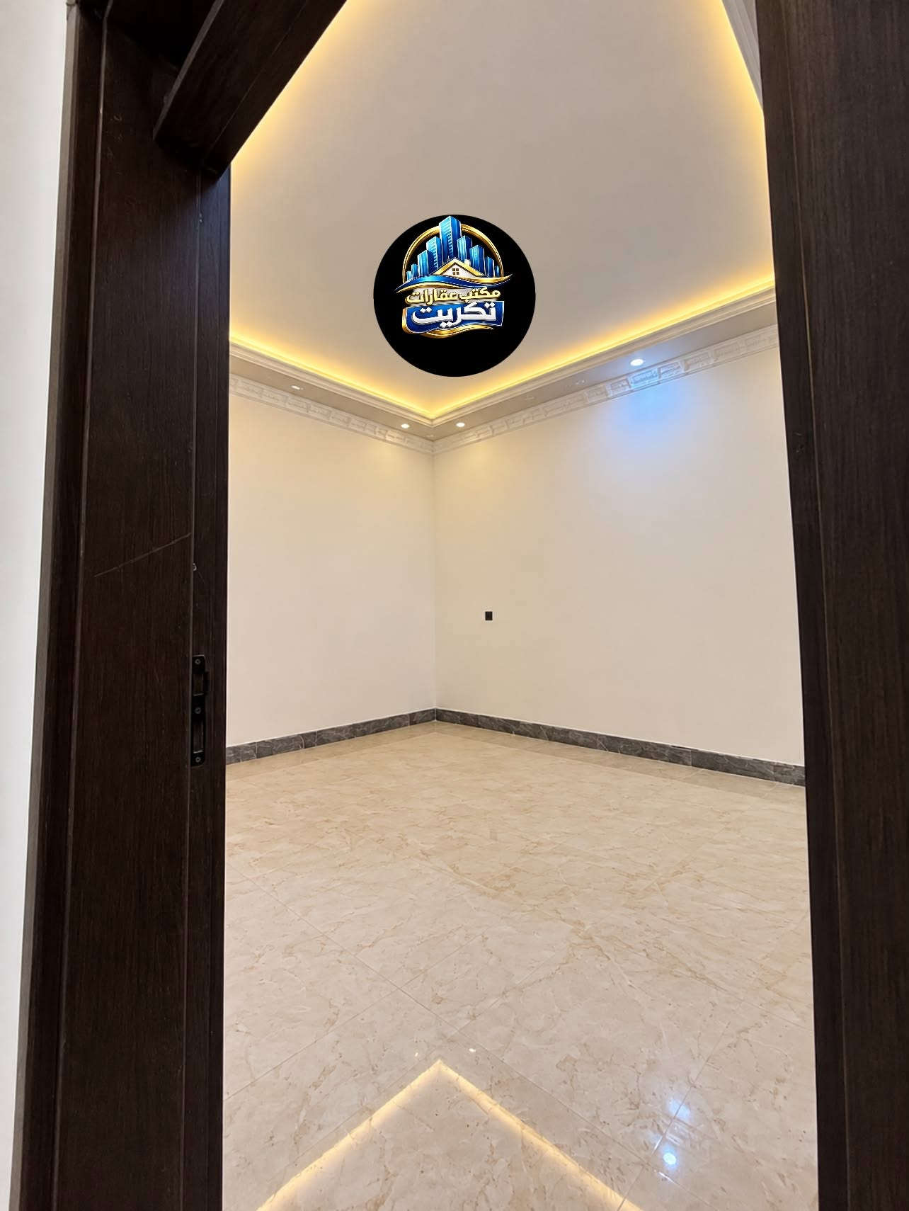 منطقه ١٤ الف • ٣٠٠م • ٥غرف