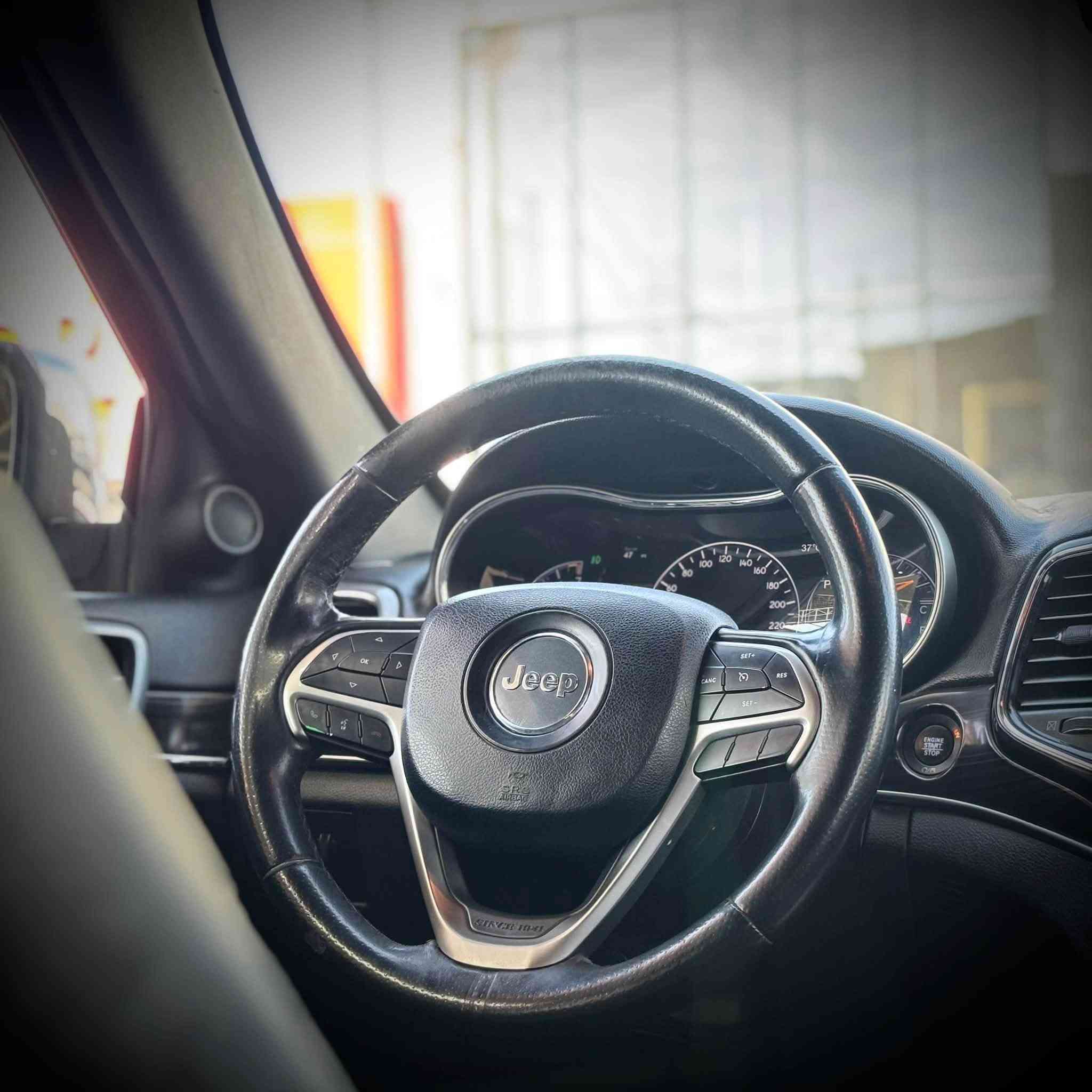 السلام عليكم Jeep لمتد
موديل 2019

محرك 3.6 لتر 

بانوراما رادار حساسات امامي خلفي 

مقاعد كهربائيه جلد تدفئه وتبريد مع خزن

شاشه وسطيه تدعم ابل كار بلي وبعد مواصفات الجيب المعروفه الفول وارد اميركي السيارة حادثهة كلش بسيط موضح بالصور والسياره كلشي مناقصهة عليهة ادامه كامل وخير من الله السيارة مكان السيارة بغداد

للستفسار 

***********

متواجد واتساب
