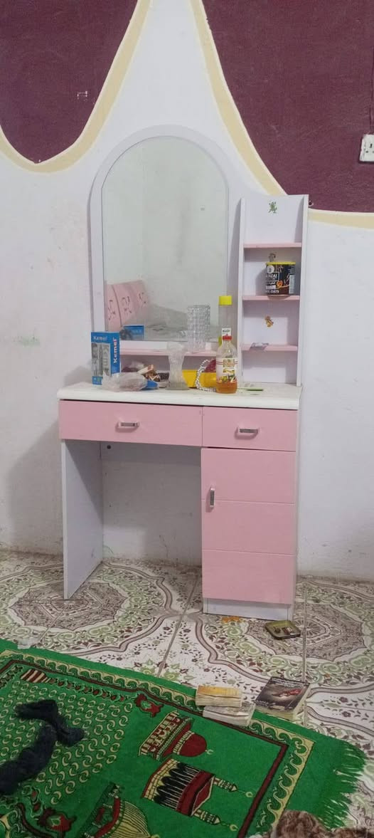غراض
لبيع دوشك جديد مامستعمل غرفه سريرين شبابيه 
مشوايه مال كص عنوان ميسان ماجديه ***********
