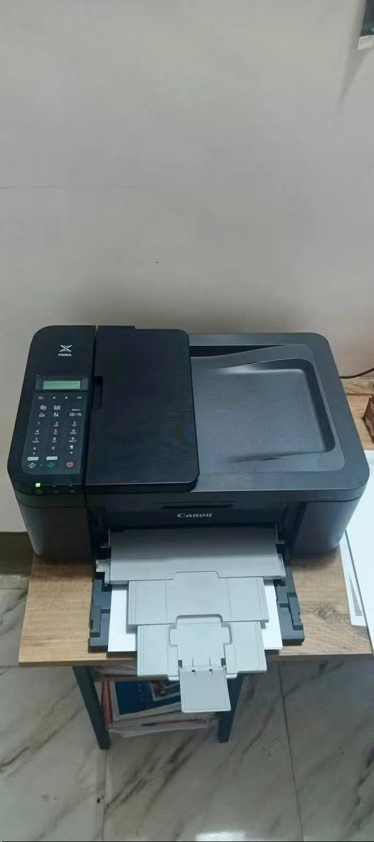 السلام عليكم
طابعة مستخدمه محتاجة فقط كاترج وياها كيبل حاسبه وكيبل تشغيل ميزاتها تطبع صور وتسحب ورق وصور مع سيت حبر المكان الكوفة منطقة البوحداري للاستفسار *********** اتصال او على الواتساب او على الخاص السعر 75 وبيها مجال
