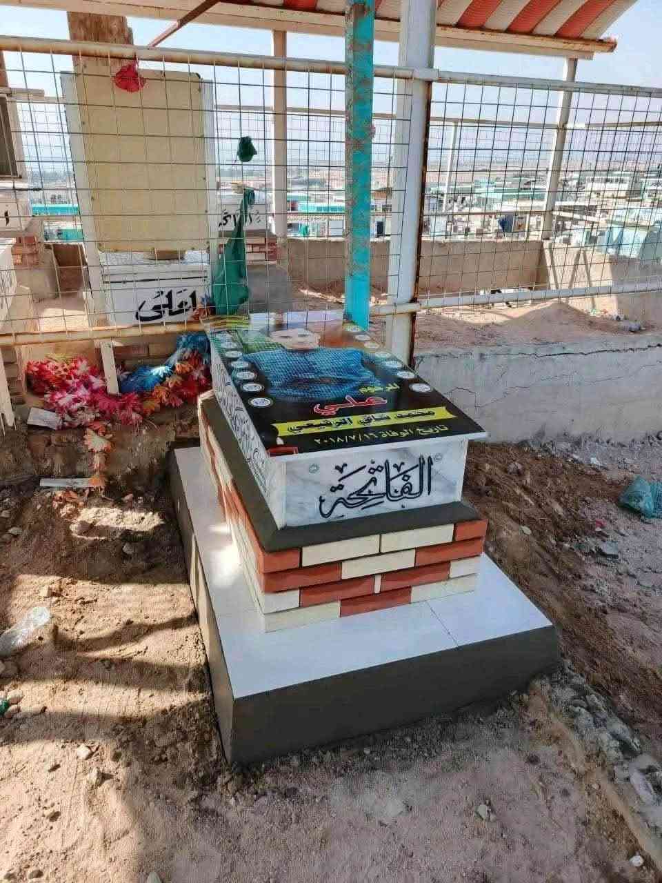 الدفان • محدود الدخل • قبور ايطالي