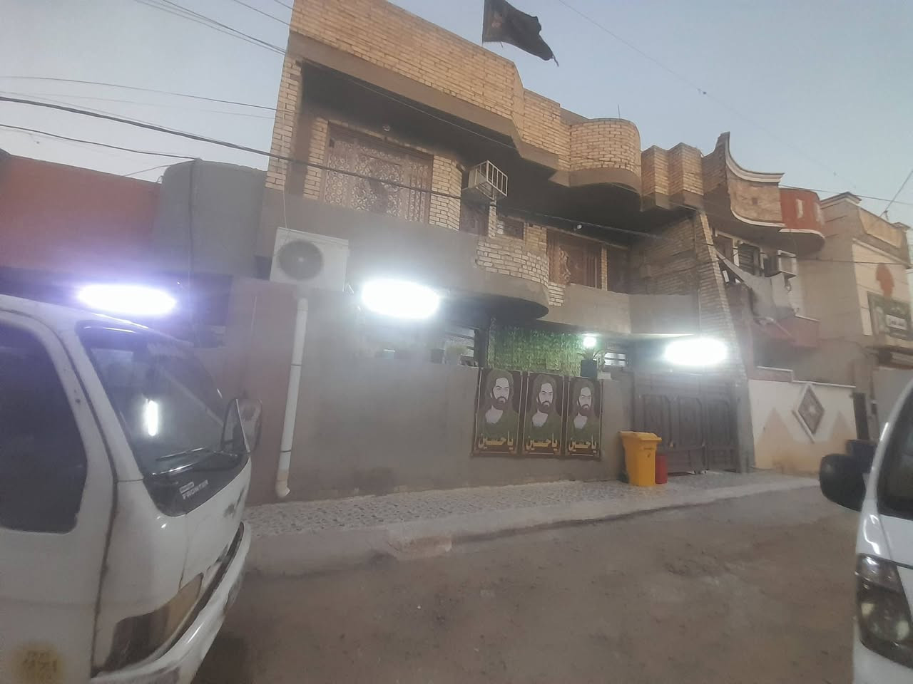 بيت للبيع بغداد الزعفرانيه سدة الجنابين دور الصحه الثانيه منطقه كامله طابو زراعي سند25 إقرار محكمه 
المساحة 125م طابقين 
الطابق الارضي يحتوي على استقبال وغرف نوم ٢ ومطبخ وصحيات !
والطابق الثاني ثلاث غرف نوم وصحيات جهاز للسكن بدون اي ترميم داخلي
للتواصل متوفر واتساب ***********
متوفر واتساب  ***********
