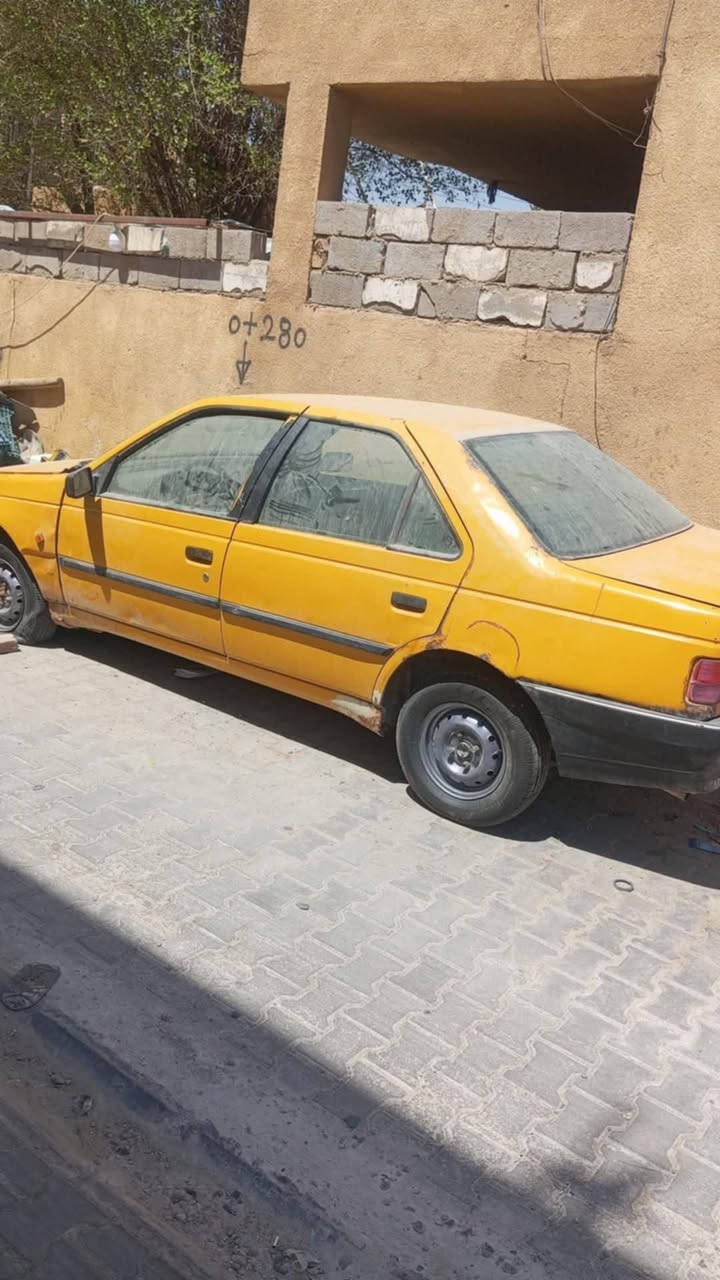 سلام عليكم حبايب بيجو رواى مديل 2009 لبيع سياره متروكه نقصها عينه صنيه باتري سياره رقم قادسيه سنوية اصليه مستمسكات راعيها عندي مكان راعيها نجف سياره مكانها كربلاء هيه عليها 325 هيه على مشتري سعر 7 بيها مجال هاذه رقمي  ***********

