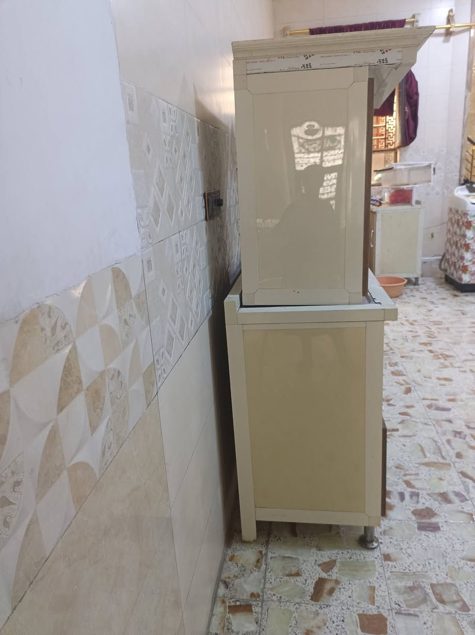 كاونتر 3امتار المنيوم  نضيف وقوي بعده جديد السعر 450وبي مجال بسيط عنواني حي الجهاد الامانه الشراي خاص
