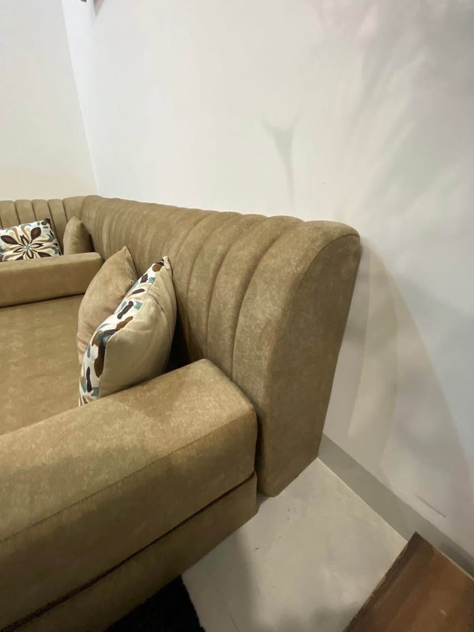ديوان 
حرف L   توصاه من خشب 

Harf L 240*340cm 
300$ 

+964 750 378 6462
عنوان روناكي أربيل, العراق
