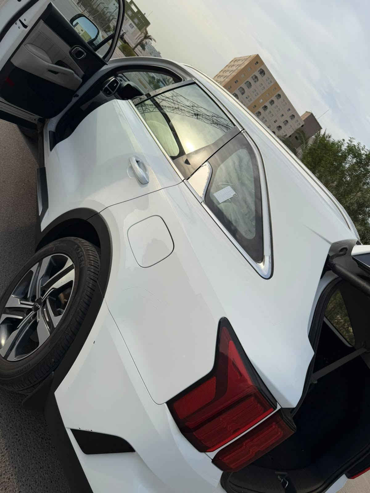 سلام عليكم سورنتو للبيع موديل 22 خليجي 6سلندر 7 راكب ماشي 77 ألف السعر 25 ألف دولار بيه مجال رقم بغداد ***********
