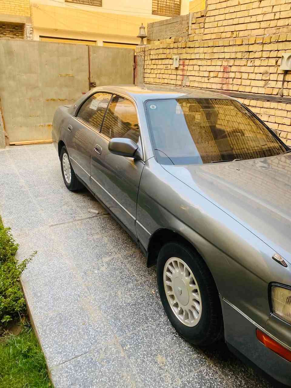 سلام عليكم كراون بطة مديل 1992  مكفولة من كص ونقل جثة سيارة بسمي رقم نجف نكليزي سنوية 29  رقم *********** سعر 55 بيهة مجال قليل    مكان بغداد الامين

