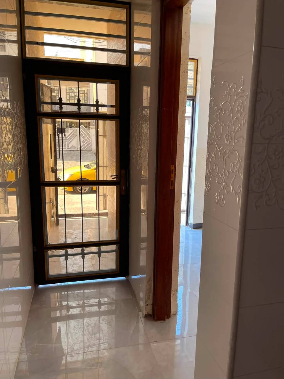 للإيجار – بغداد / الشعب / شارع عدن
السلام عليكم،

يتوفر مشتمل جديد للإيجار بمساحة 50 متر² في منطقة الشعب – شارع عدن، ويحتوي على:

* غرفتي نوم.
* صالة.
* مطبخ.
* منور.
* حمامين (خدمات عدد 2).
* مدخلين.
* بيت جديد.

📞 للاستفسار: ***********
