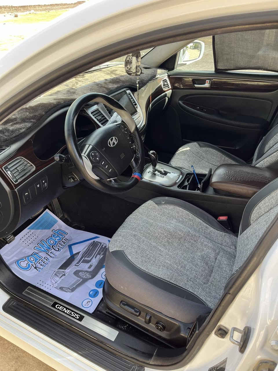 🚗 للبيع: هيونداي جنيسس 2014
• مكان السيارة: الأنبار / الفلوجة
• للتواصل: ***********
• السعر120 ورقة – قابل للتفاوض
• المحرك: 6 سلندر – 3300cc (كير 8 نمرة)

⚠️ أضرار السيارة
• وارد خليجي ✅ 
• ضربة في الجاملغ فقط 
• صبغ 4 قطع 

⚙️ المواصفات والحالة:
• فتحة سقف 
• رادار أمامي وخلفي
• حساسات جانبية 
• ترحيب عن بعد
• مرايا قابلة للطي
• ستائر كهربائية
• الصدر الأمامي والخلفي جديد
• منظومة تبريد جديدة

📌 تفاصيل إضافية
• رقم السيارة: بابل الدولي الجديد
• باسم المالك تحويل مباشر
• لون السيارة: أبيض
