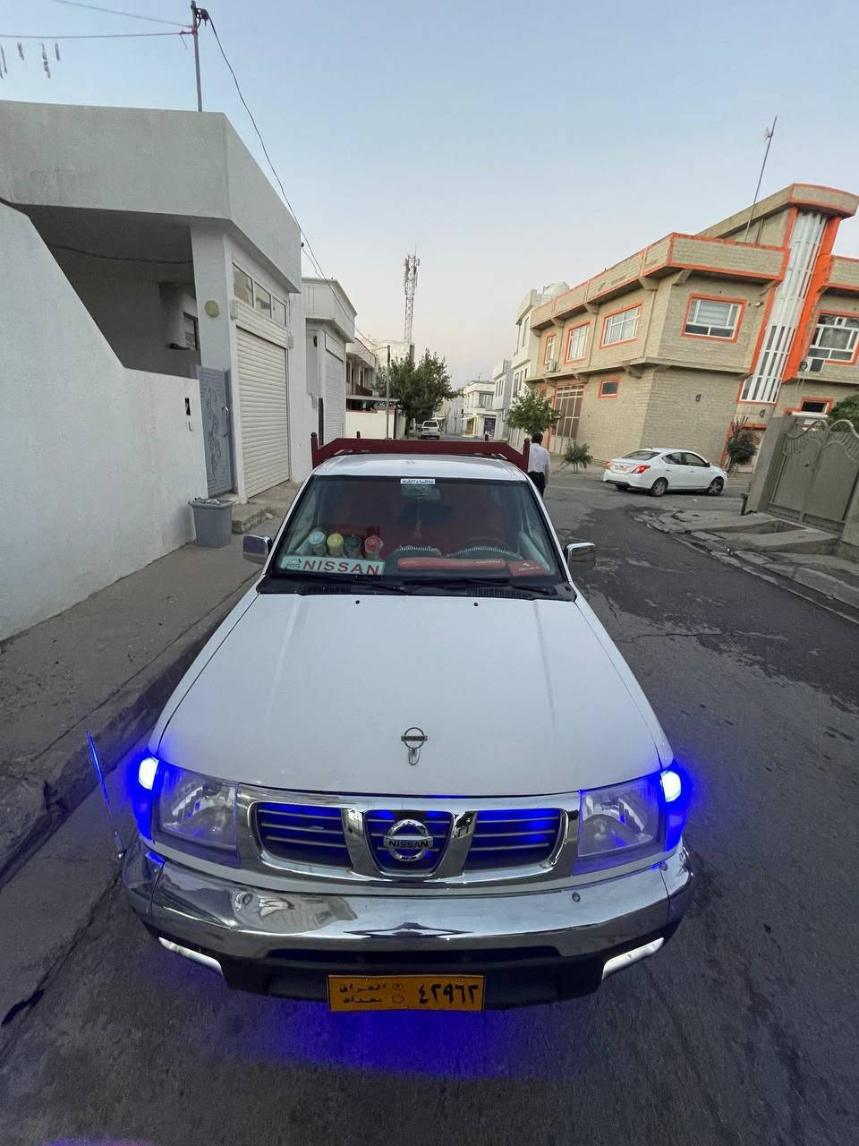 وئەدمین وەرگرن نیسان بۆفرۆش 2001 سەیارەکە کامل بۆجوانی کامل بۆیاخم کردۆتەوە بێی ئەوەیی یەک قەترە مەعجونی تێدابێیت سەقفوو شانیشی بۆیاخی نیە دوایی کەپسە ئەملاو لا دەعمی نیە یەک قرچی پێشەوەهەیە بێناوگرتن  شایەنی باسکردنیش نیە  پاوەرە 4تایەی تازە دواو پێشی تازە کامل بانسو مەسروف کراوە ناوبۆدیی لۆک تازە بەسراوە  چەمچەیی لۆک سەیارەکە  دیار لەگەڵا ڕێزم موشتەری نیت چات مەکە ژ.م***********
