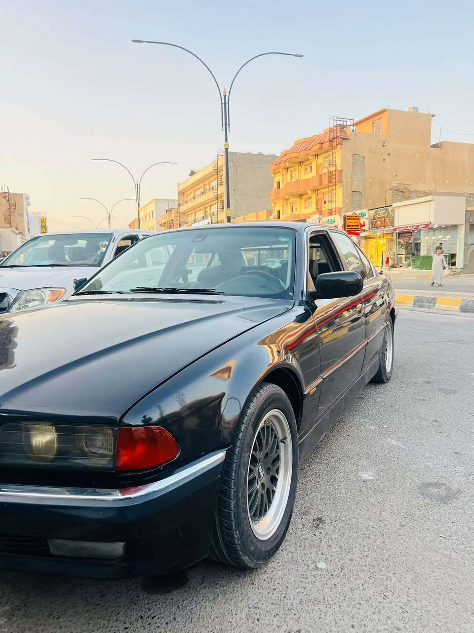 السلام عليكم

للبيع 735 / موديل 1994 محدثة 2000 رقم دهوك دولي بأسمي

گير مكينة كهربائيات  گشر  مكفولة  

تدفئة تبريد 

حدادية 85 /100

غرفة  80 / 100 نضافة   

شاشة اندرويد  مع سماعات صوت حلو 

تخم تاير جديد 

سيارة حلوة وگاعده ماشاءالله

السعر  68 وبيهة مجال

عنوان / صلاح الدين /  العلم

رقم الهاتف. ***********
