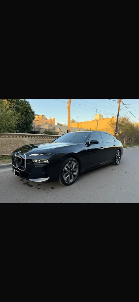 السلام عليكم للبيع فقط 
BMW . 740 . 2023
ماشيه 55 الف km 
حادث جاملغ فقط ومكانين تكحيل كارت 
السياره جديده بمعنى الكلمة احلى من الصور 
لون نيلي 
رقم اربيل تحويل مباشر 
المواصفات . ابواب شفط . دبل تحكم خلفي الهوه عباره عن شاشات مصغره في الابواب . سقف روز . قماره جام بلكامل غير متحركة . شاشه متصله . كامرات 360 . باقي مواصفات معروفه
السعر 62000$بيها مجال للشراي 
العنوان / بغداد / المنصور خلف البرج
***********
شاكر فضلكم وتعاونكم واعتذر عن عدم الرد على الرسائل

