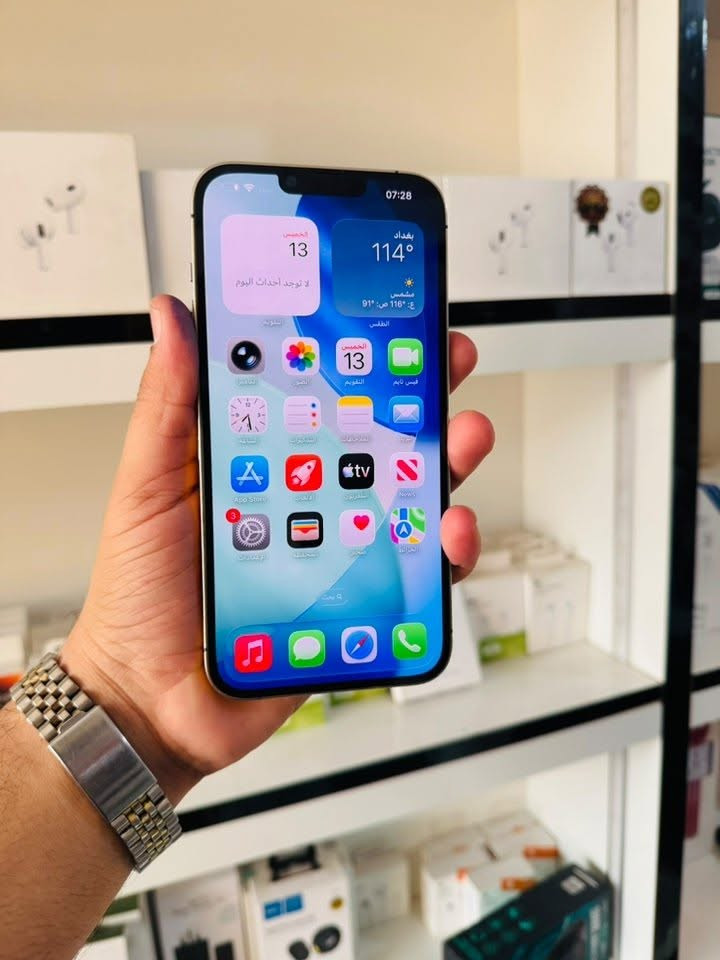 السلام عليكم 🫡
للييع iPhone 13 pro max 
ذاكرا 256 
بطاريه 100% مبدله اصليه 
نموذج M شرق اوسط دبل سيمكارت 
نضافه 90% الجهاز مطلي ذهب 
كله شغال مابيه خلل فقط مبدل شاشه اصليه تفصيخ وكامرا تفصيخ فقط اصليات وكل خلل مابيهم فيس ايدي متوقف باقي شغال صوت اتصال انترنيت كامرات مابيه خلل السعر قفل ٣٨٠ الف مكاني بغداد مدينه الصدر رقمي ***********
